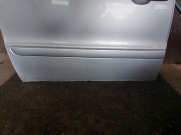 DVEŘE KOMPLETNÍ POSUVNÉ PRAVÉ MERCEDES-BENZ VANEO W414 9744