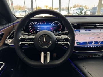 Mercedes Klasa E W214 Sedan 2.0 220d 197KM 2025 Mercedes-Benz Klasa E AMG Line 4 Matic Pakiet Night Pakiet oswietlenia, zdjęcie 13
