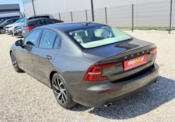 Volvo S60 III Sedan 2.0 T6 310KM 2019 Volvo S60 4x4 S60 2.0 LPG 310 KM 2019r Warszawa 2.0 BenzynaLPG 310KM, zdjęcie 4