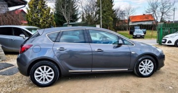 Opel Astra J Hatchback 5d 1.4 Turbo ECOTEC 120KM 2011 Opel Astra BENZYNA NAWIGACJA sportowe fotele super okazja polecamy, zdjęcie 12