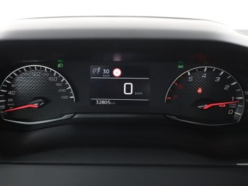 Peugeot 2008 II SUV 1.2 PureTech 100KM 2023 Peugeot 2008 Navi Czujniki parkowania Klimatyzacja, zdjęcie 21