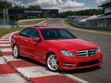 Mercedes Klasa C W204 2012 Automat Alu 1.8 Pakiet AMG