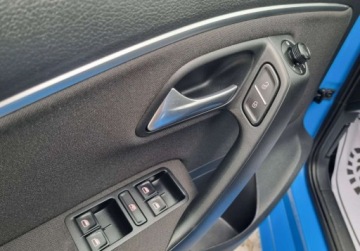 Volkswagen Polo V Hatchback 3d Facelifting 1.2 TSI BlueMotion Technology 90KM 2016 Volkswagen Polo Lift SLICZNY 1.2 Benzynka NISKI PRZEBIEG Bogata Wersja ORY, zdjęcie 16