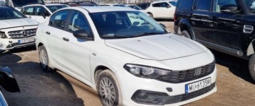 Fiat Tipo II Sedan Facelifting 1.4 Fire 95KM 2021 Fiat Tipo 2021r, SALON POLSKA. 1.4 LPG. Lekko uszkodzony lewy bok.Jezdzi.