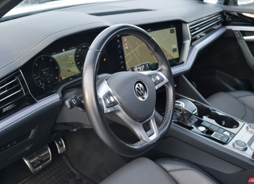 Volkswagen Touareg III SUV 3.0 V6 SCR TDI 286KM 2019 VW Touareg R-Line PL Full Wentyle Masaż Dynaudio Panorama Dociąg Matrix Hak, zdjęcie 17