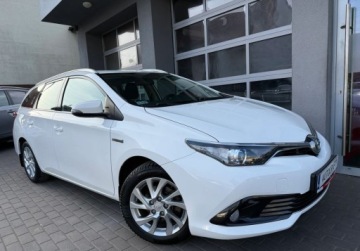 Toyota Auris II Touring Sports Facelifting 1.8 Hybrid 136KM 2016 Toyota Auris salon Polska, Podgrzewane fotele, Kamera 1.8 Hybryda 136KM
