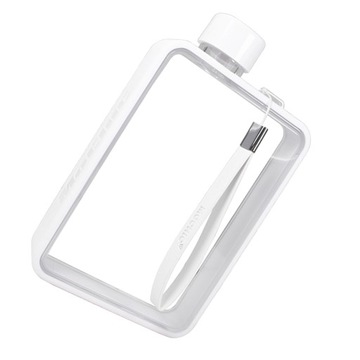 Пластиковая фляжка снаружи как в описании.