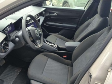 Alfa Romeo Junior SUV 1.2 Hybrid 145KM 2026 ALFA ROMEO Junior Ibrida Sprint Suv 1.2 (145KM) 2026, zdjęcie 4