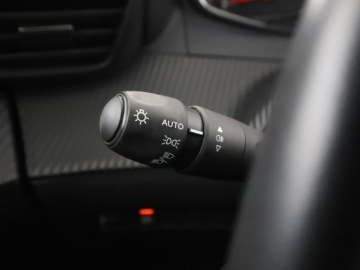 Peugeot 2008 II SUV 1.2 PureTech 130KM 2022 Peugeot 2008 FV23 1.2 Benzyna Allure Nawigacja, zdjęcie 31