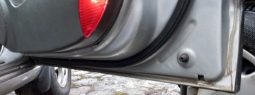 DVEŘE PŘEDNÍ PRAVÉ HYUNDAI SANTA FE I 2003 LL