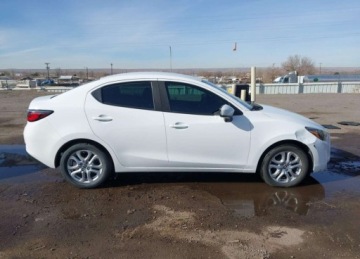 Toyota Yaris III 2018 Toyota Yaris IA, od ubezpieczalni 1.5 Benzyna 106KM, zdjęcie 1