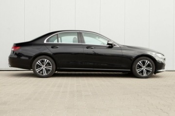 Mercedes Klasa E W213 Limuzyna Facelifting 2.0 220d 200KM 2022 Mercedes-Benz Klasa E E220d 4 Matic Salon Polska Autotrade Mercedes-Benz, zdjęcie 4