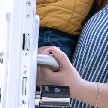ЭЛЕКТРОННЫЙ ДВЕРНОЙ ЗАМОК С RFID-СЧИТЫВАТЕЛЕМ ОТПЕЧАТКОВ ПАЛЬЦЕВ, WIFI-КАРТА ПРИЛОЖЕНИЯ
