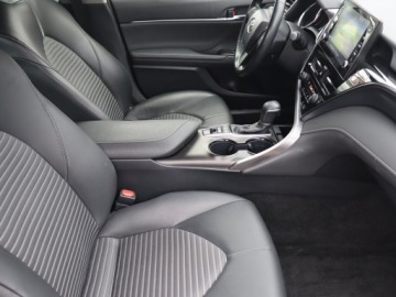 Toyota Camry IX Sedan 2.5 Hybrid Dynamic Force 218KM 2021 Toyota Camry 2.5 Hybrid, Salon Polska, zdjęcie 8