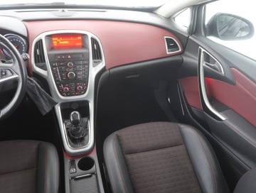 Opel Astra J Hatchback 5d 2.0 CDTI ECOTEC 165KM 2012 Opel Astra 2.0 CDTI, 162 KM, Xenon, Klima, zdjęcie 7