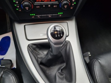 BMW Seria 3 E90-91-92-93 Limuzyna E90 325Xi 218KM 2006 BMW 3 Touring (E91) 325 Xi, Manual, Serwisowany, 4x4,Podgrzewane fotele, zdjęcie 13