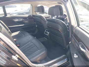 BMW Seria 7 G70 2022 BMW Seria 7 740i 2022 3.0l 3.0 Benzyna 335KM, zdjęcie 12