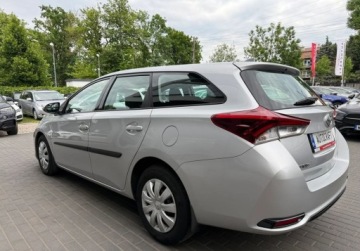 Toyota Auris II Touring Sports Facelifting 1.33 Dual VVT-i 99KM 2017 Toyota Auris salon Polska, serwis ASO Toyota, Gwarancja 1.3 Benzyna 99KM, zdjęcie 22