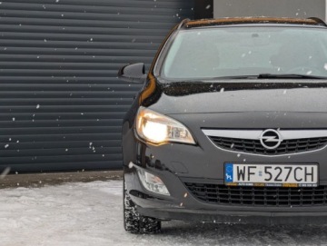 Opel Astra J Sports Tourer 2.0 CDTI ECOTEC 160KM 2010 Opel Astra Klima Navi Tempomat Serwis Gwarancja 2.0 Diesel 160KM, zdjęcie 4