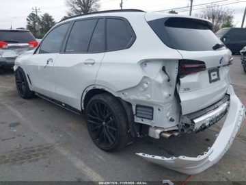 BMW X5 G05 2025 BMW X5 M60i 2025 4.4l 4.4 Benzyna 523KM, zdjęcie 3