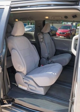 Toyota Sienna III 3.5 V6 266KM 2017 Toyota Sienna Toyota Sienna III 3.5 AUTOMAT 3.5 Benzyna 265KM, zdjęcie 17
