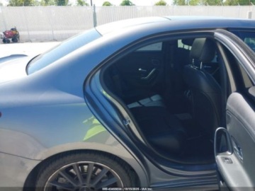 Mercedes Klasa A W177/V177 2021 Mercedes-Benz Klasa A 35 AMG 4Matic 2021 2.0l 2.0 Benzyna 302KM, zdjęcie 12