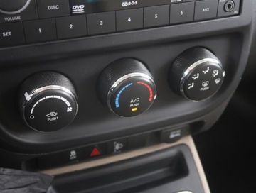 Jeep Compass I SUV Facelifting 2.0 156KM 2012 Jeep Compass 2.0, Salon Polska, Xenon, Klima, zdjęcie 11