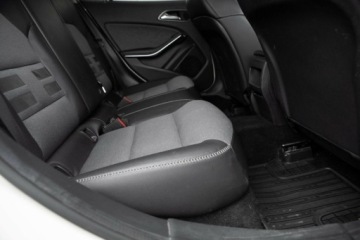 Mercedes GLA I Off-roader 1.6 200 156KM 2014 Mercedes-Benz GLA 1.6 Benzyna 156KM, zdjęcie 25