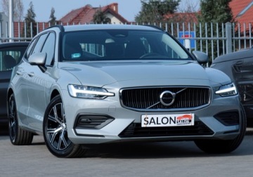 Volvo V60 II  2024 Volvo V60 2,0T 177 aut Hak Ogrz,Kier.+4xFotele Kamera DVD DAB NFC perła TOP, zdjęcie 3