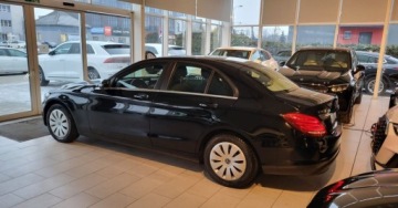 Mercedes Klasa C W205 Kombi Facelifting 1.6 160 129KM 2018 Mercedes-Benz Klasa C 1.6 Benzyna 129KM, zdjęcie 1