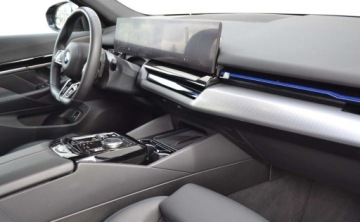 BMW Seria 5 G90-91 Touring 2.0 520d 197KM 2024 BMW Seria 5 BMW 520d xDrive M Sport 2.0 Diesel 197KM, zdjęcie 10