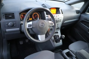 Opel Zafira B 1.6 Twinport ecoFLEX 115KM 2013 Opel Zafira krajowy,1-właściciel,7-osob, zdjęcie 19