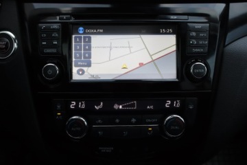 Nissan Qashqai II Crossover 1.2 DIG-T 115KM 2017 Nissan Qashqai 1.2 DIG-T, Salon Polska, zdjęcie 17