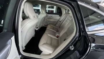 Volvo S90 II Sedan 2.0 T5 250KM 2019 Volvo S90 2.0 Turbo benzyna 250 km Polski salon Bogsata wersja wyposazenia, zdjęcie 22