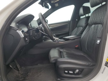 BMW Seria 5 G30-G31 2020 BMW Seria 5 M550xi 2020 4.4l 4.4 Benzyna 523KM, zdjęcie 7