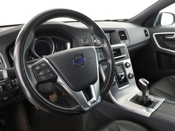 Volvo V60 I Kombi Facelifting 2.0 D2 DRIVE-E 120KM 2017 Volvo V60 Linje Svart D2 skóra navi PDC grzane, zdjęcie 13