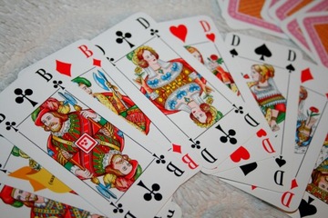 ИГРОВЫЕ КАРТЫ MERCEDES BENZ + ПОДАРОЧНАЯ УПАКОВКА ДЛЯ КОСТЕЙ