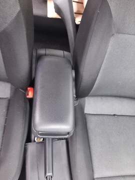 Podłokietnik używany sprawny oryginalny Skoda Rapid