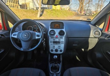 Opel Corsa D Hatchback 1.4 87KM 2010 Opel Corsa Opel Corsa 1.4 Benzyna 86KM, zdjęcie 4