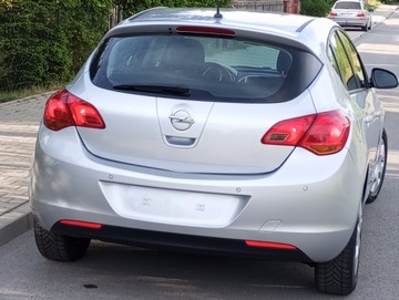 Opel Astra J Hatchback 5d 1.6 Twinport ECOTEC 115KM 2010 Automat Serwis 1.6 Benzyna, zdjęcie 21
