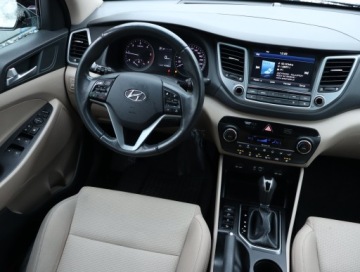 Hyundai Tucson III SUV 1.7 CRDi 141KM 2016 Hyundai Tucson 1.7 CRDi, Salon Polska, Automat, zdjęcie 6