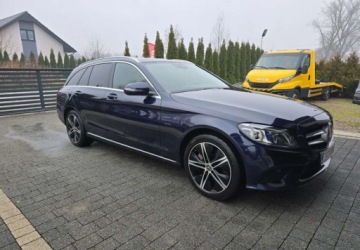 Mercedes Klasa C W205 Kombi Facelifting HYBRYDA 2.0 300 e 320KM 2020 Mercedes-Benz Klasa C Mercedes-Benz Klasa C 2.0 Hybryda Plug-in 320KM