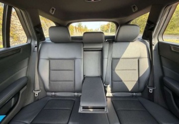 Mercedes Klasa E W212 Kombi Facelifting 200  184KM 2013 Mercedes-Benz Klasa E Mercedes-Benz Klasa E 200 7G-TRONIC Avantgarde 2.0, zdjęcie 34