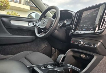 Volvo XC40 Crossover Plug-In Facelifting 1.5 T4 211KM 2022 Volvo XC 40 Volvo XC 40 T4 Recharge DKG Essential 1.5 Hybryda Plug-in 211KM, zdjęcie 17