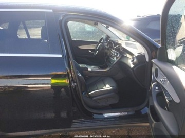 Mercedes GLC C254/X254 2022 Mercedes-Benz GLC 300 2022 2.0l 2.0 Benzyna 255KM, zdjęcie 9
