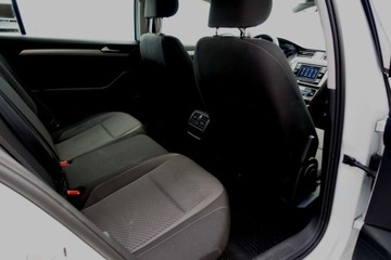 Volkswagen Passat B8 Variant Facelifting 1.5 TSI EVO 150KM 2021 Volkswagen Passat DSG, EVO Essence, 2021, 1.5 TSI 150KM, BDB, FV23 1.5, zdjęcie 17