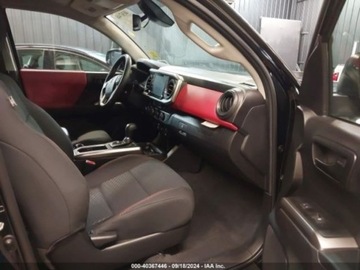 Toyota Tacoma II 2023 Toyota Tacoma sr5, 2023r., 4x4, 3.5L 3.5 Benzyna 278KM, zdjęcie 9