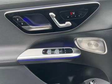 Mercedes GLC C254/X254 2025 GLC Coupe 200 d 4-Matic AMG Line 2.0 (163KM) 2025, zdjęcie 12