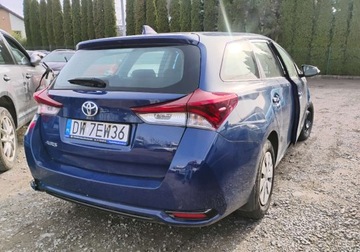Toyota Auris II Touring Sports Facelifting 1.6 Valvematic 132KM 2018 Toyota Auris 2018r, 1.6 Benzyna. Uszkodzony prawy przod i bok. Jezdzi 1.6, zdjęcie 2