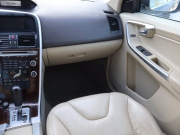 Volvo XC60 I SUV 2.4 D3 163KM 2010 Volvo XC60 2.4 D, Salon Polska, 4X4, Automat, zdjęcie 5